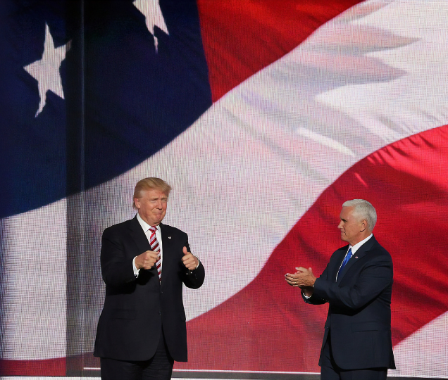 Donald Trump signed a new $900 billion stimulus plan for the U.S. economy Donald Trump signed a new $900 billion stimulus plan for the U.S. economy